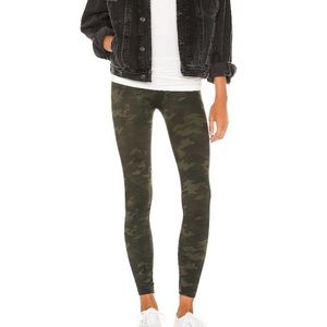 NWOT Spanx Green Camo Look At Me Now Leggings Size Small